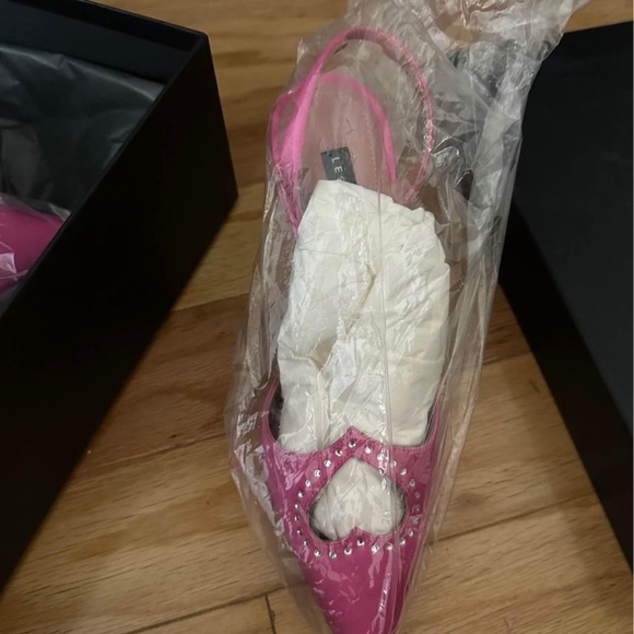 Original Les Petits Jouer stilettos.Comes with original receipt and box. - Picture 5 of 5